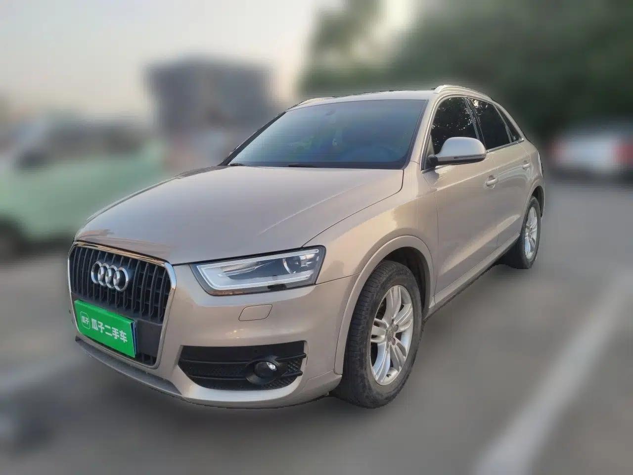 Audi Q3 2015 35 TFSI Comfort Model — миниатюра 1