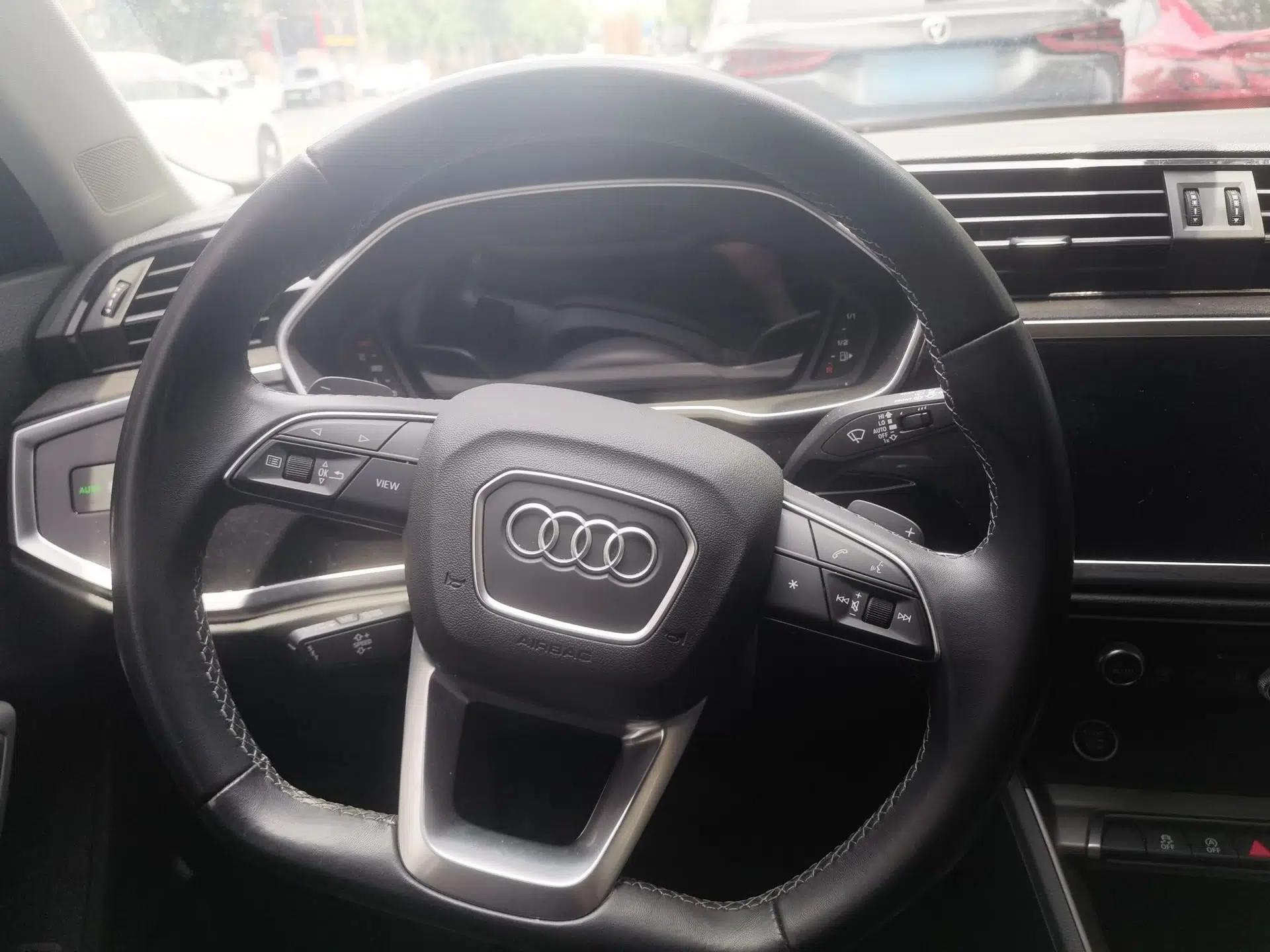 Audi Q3 2022 35 TFSI Fashion Dynamic Model — миниатюра 10