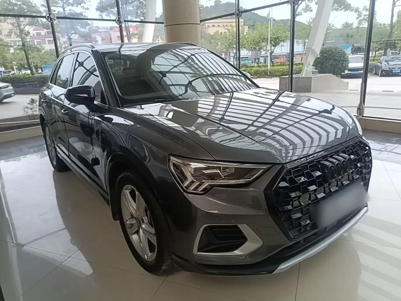 Audi Q3 2019 40 TFSI Fashionable and Elegant Model — миниатюра 3