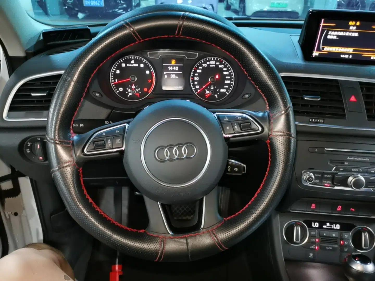 Audi Q3 2018 30th Anniversary Edition 30 TFSI Fashion Model — миниатюра 13