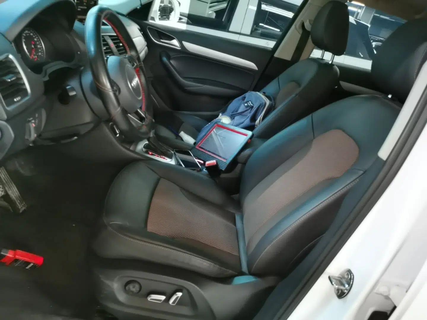 Audi Q3 2018 30th Anniversary Edition 30 TFSI Fashion Model — миниатюра 17