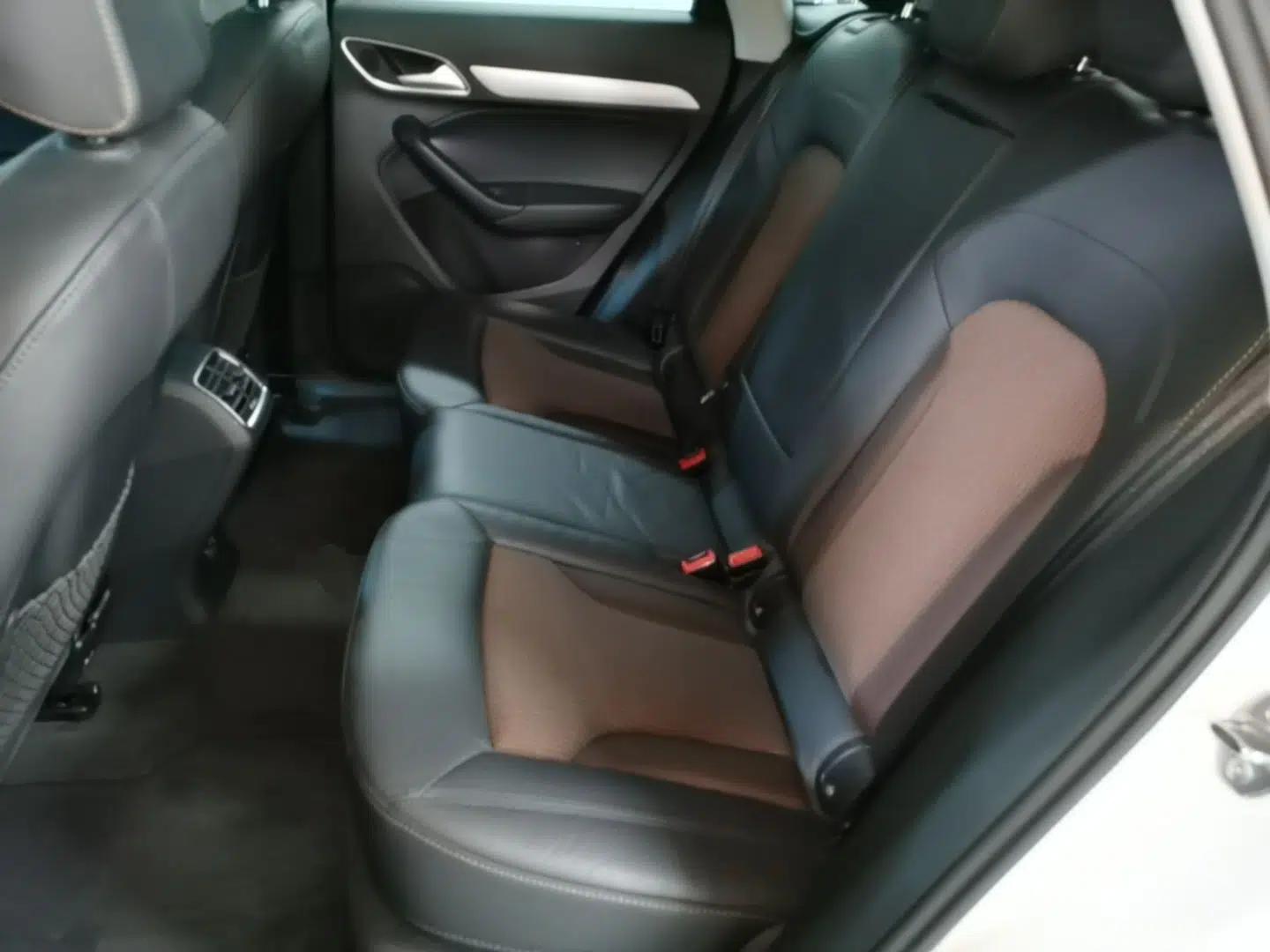 Audi Q3 2018 30th Anniversary Edition 30 TFSI Fashion Model — миниатюра 20