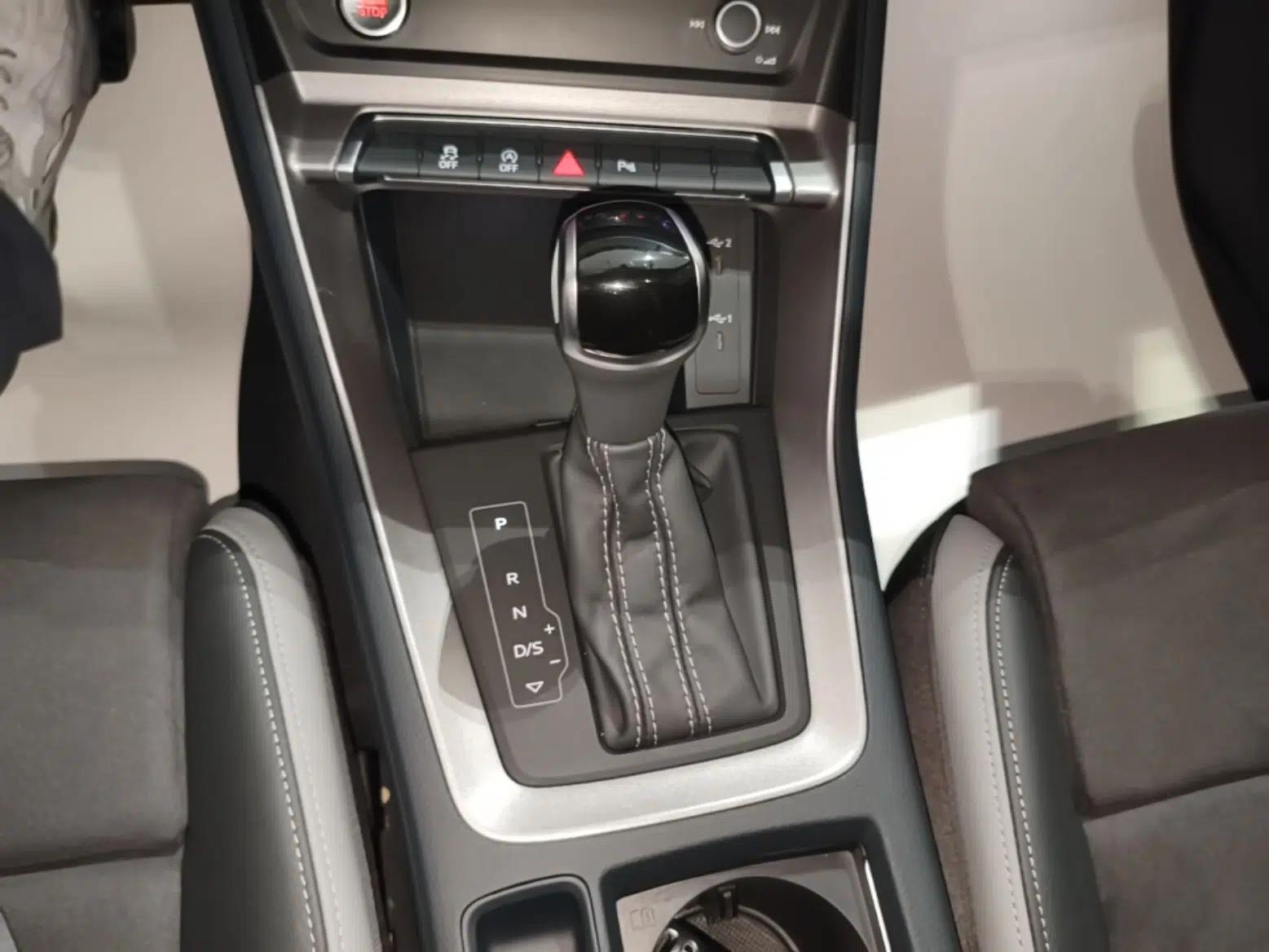 Audi Q3 2022 35 TFSI Progressive Dynamic Edition — миниатюра 16