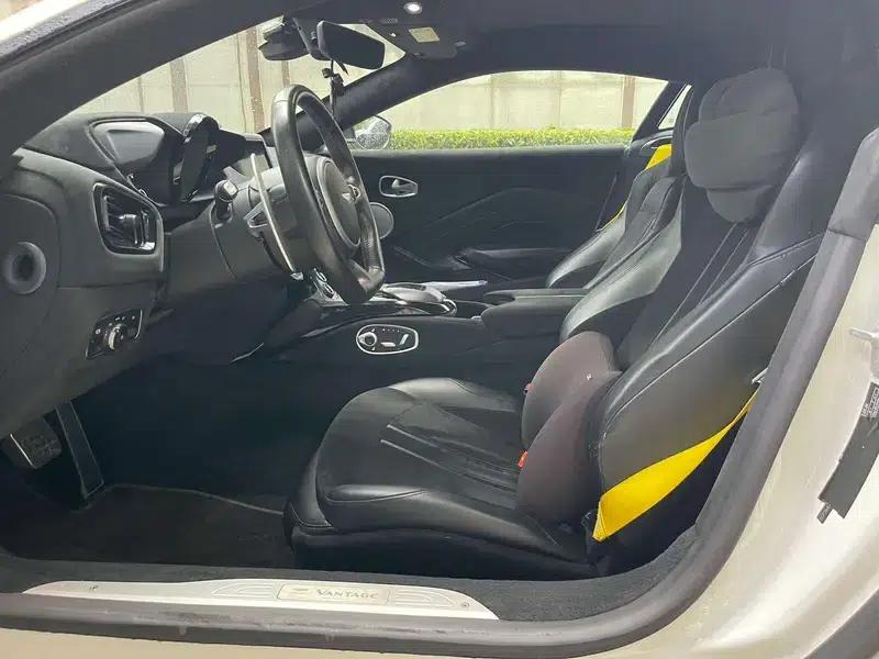 2020 Vantage 4.0T V8 Coupe — миниатюра 12