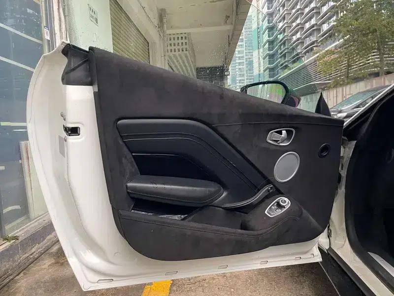 2020 Vantage 4.0T V8 Coupe — миниатюра 15