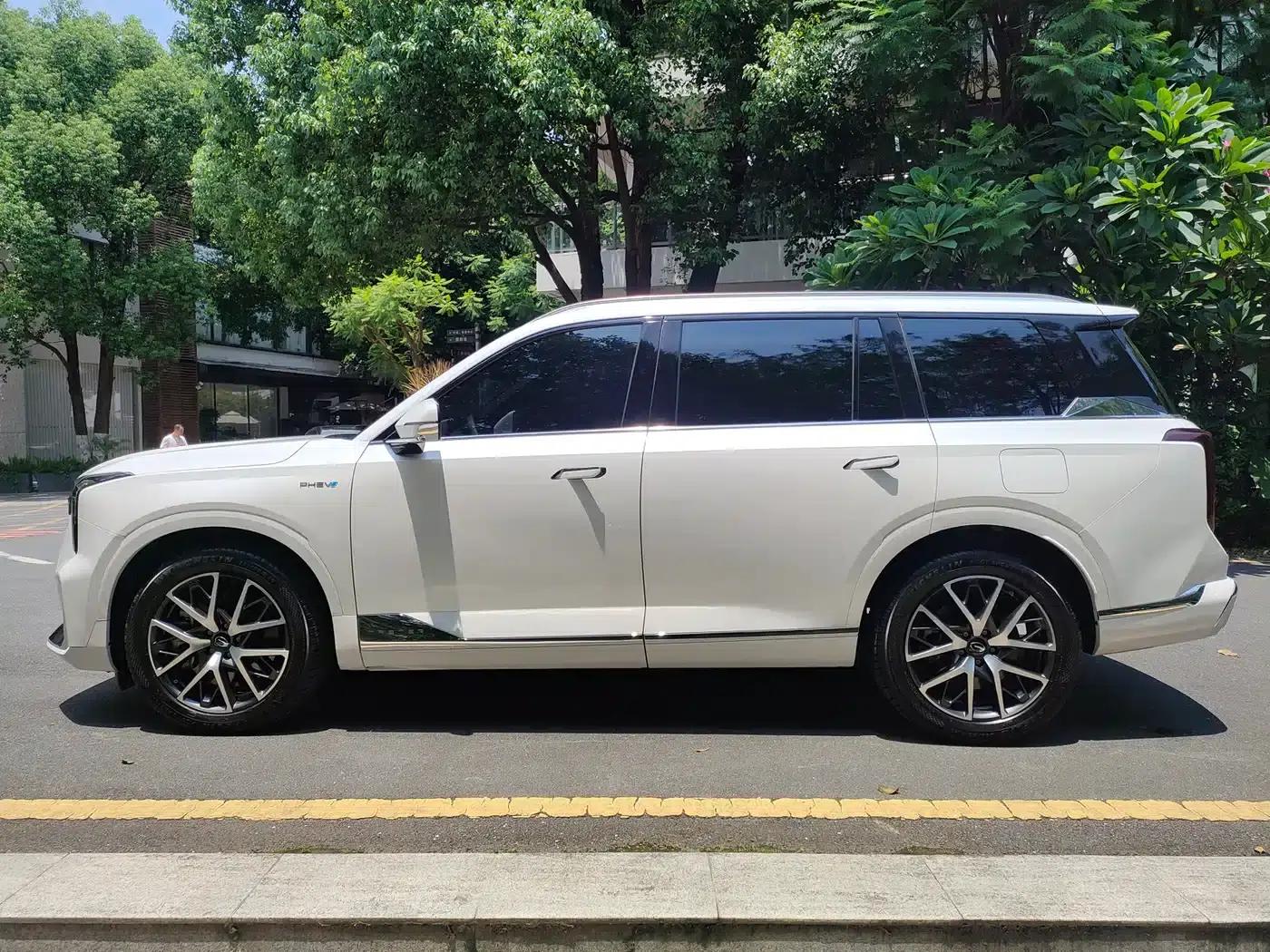 Trumpchi ES9 2024 PHEV 143km Max — миниатюра 4