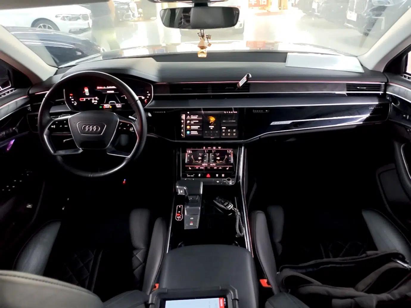 Audi A8 2021 A8L 50 TFSI quattro Comfort Model — миниатюра 12