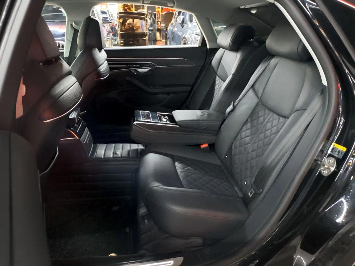 Audi A8 2021 A8L 50 TFSI quattro Comfort Model — миниатюра 20