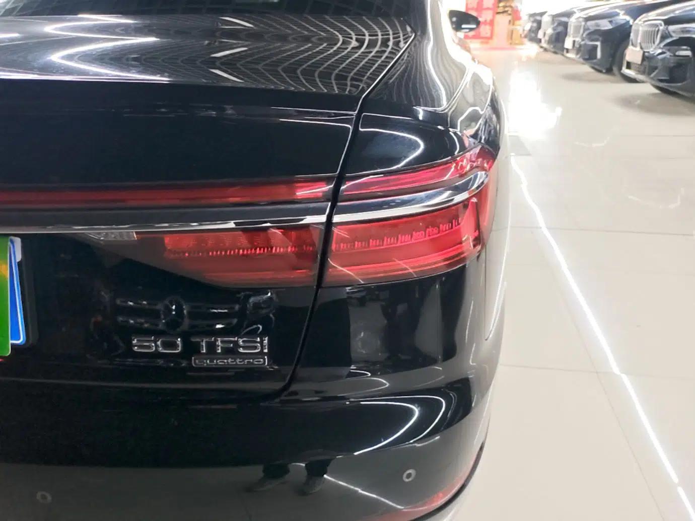 Audi A8 2021 A8L 50 TFSI quattro Comfort Model — миниатюра 9