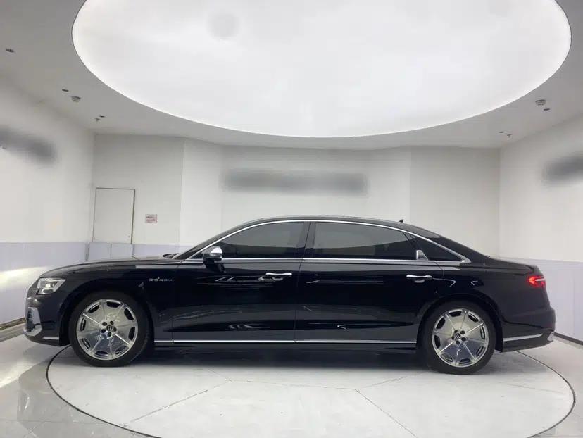 Audi A8 2022 A8L Horch Founder's Edition Legendary Model — миниатюра 3