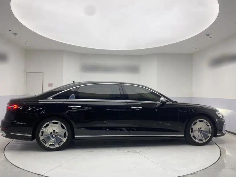 Audi A8 2022 A8L Horch Founder's Edition Legendary Model — миниатюра 4
