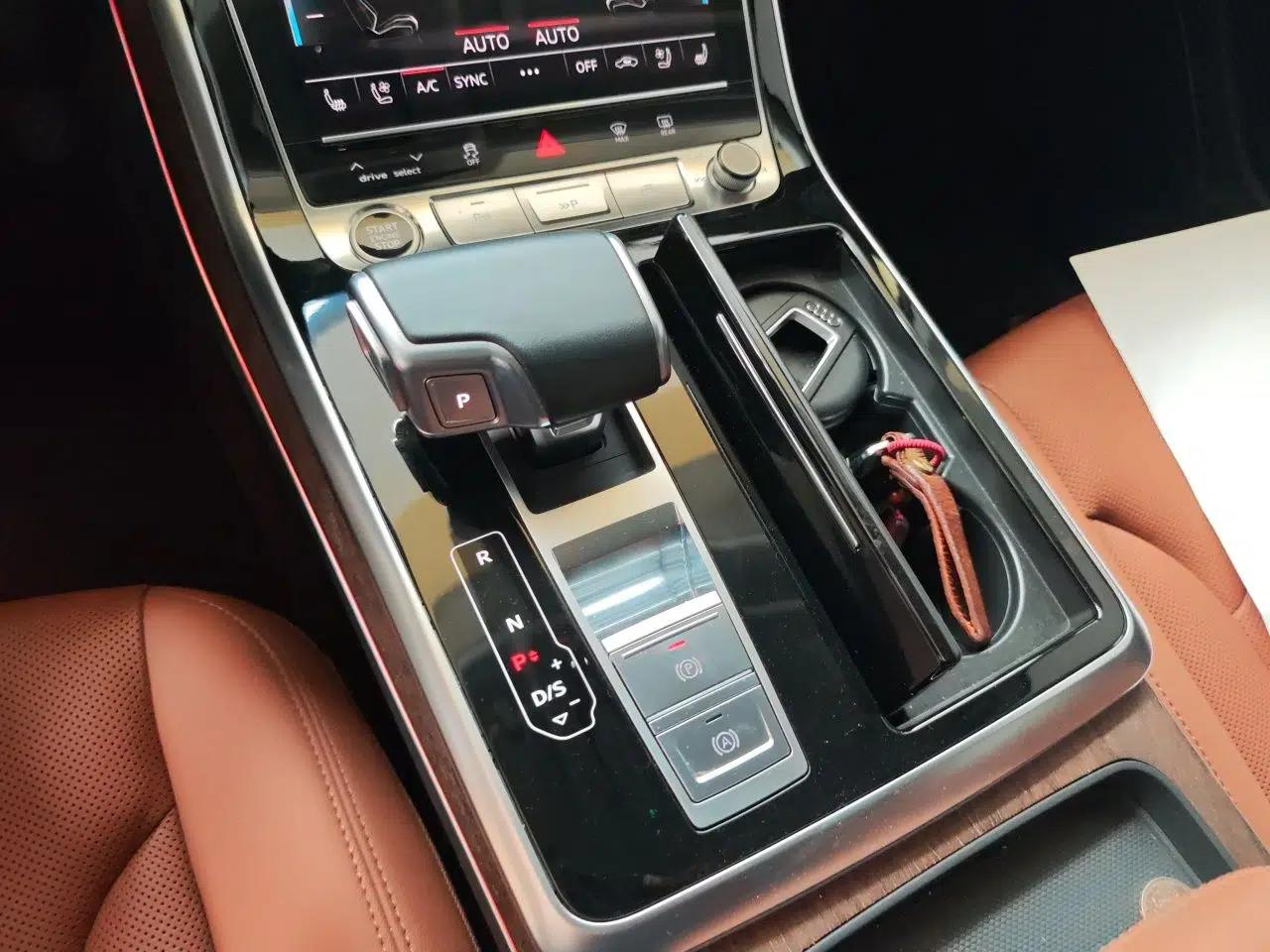 Audi Q7 2021 55 TFSI quattro S line Sport model — миниатюра 14