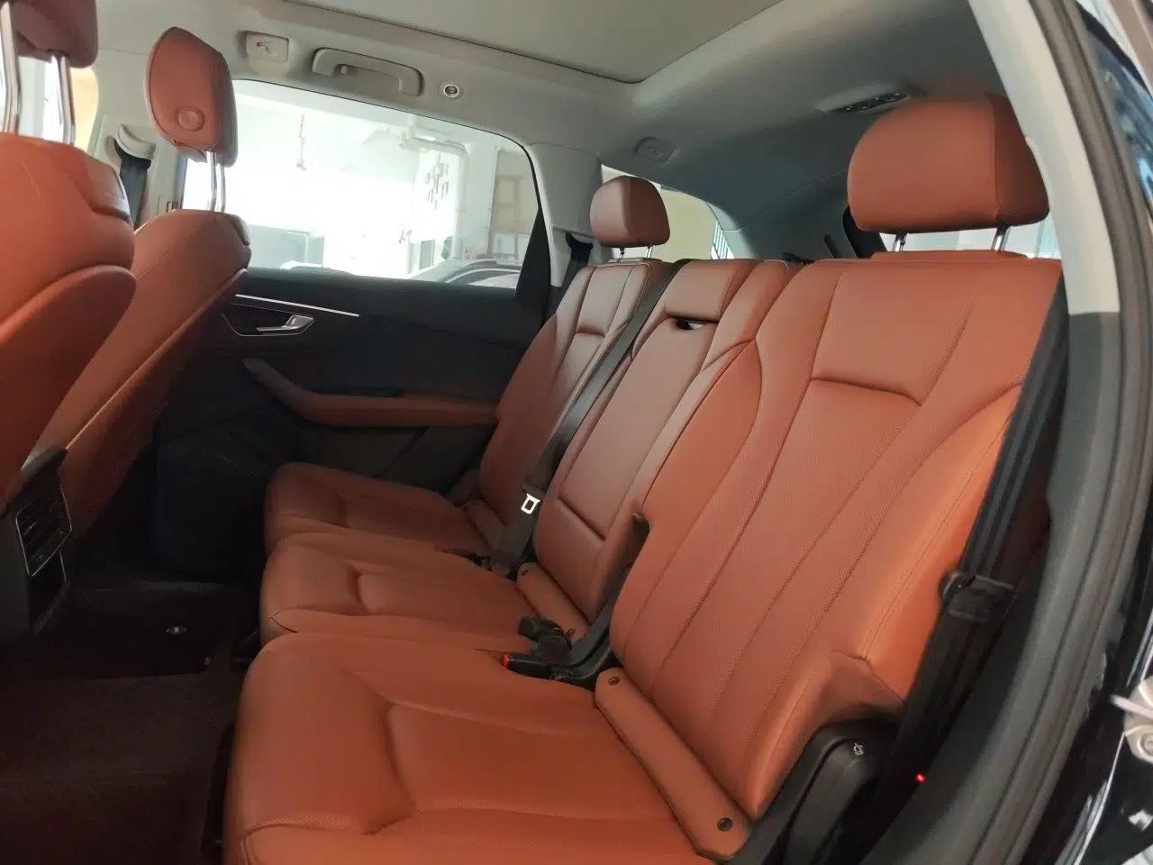 Audi Q7 2021 55 TFSI quattro S line Sport model — миниатюра 17