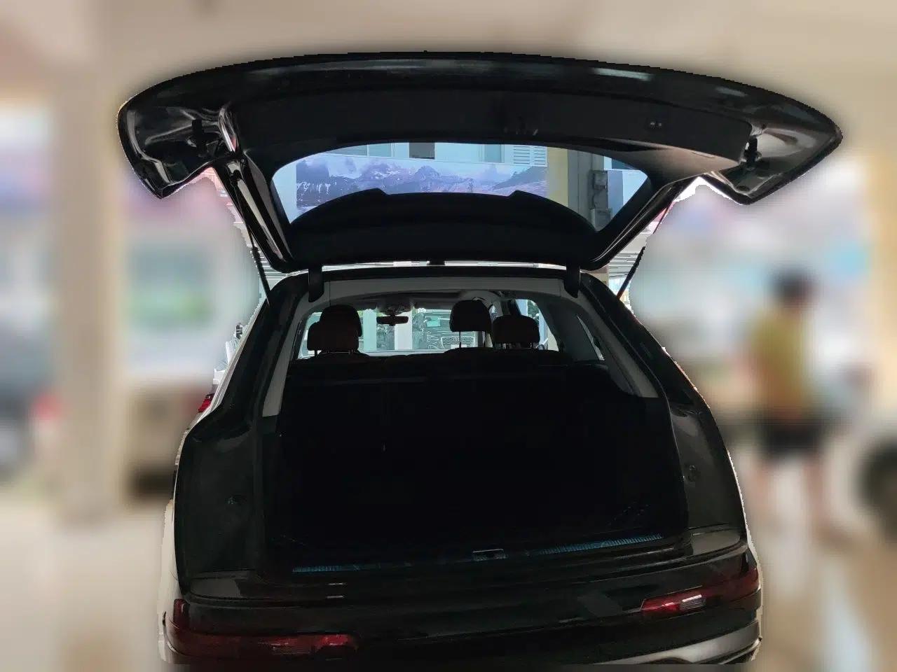 Audi Q7 2021 55 TFSI quattro S line Sport model — миниатюра 19