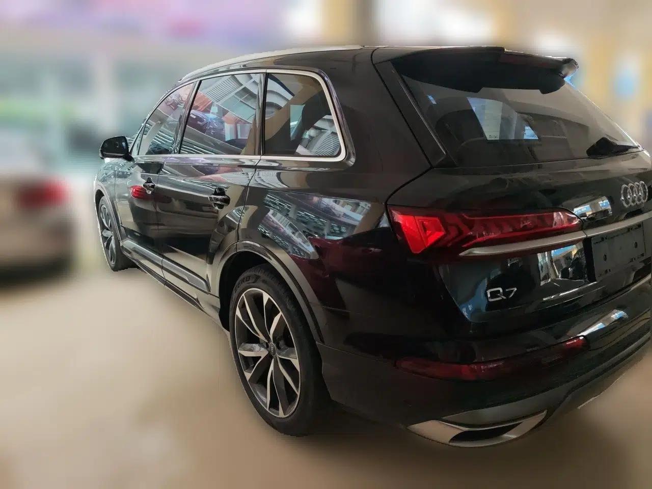 Audi Q7 2021 55 TFSI quattro S line Sport model — миниатюра 4