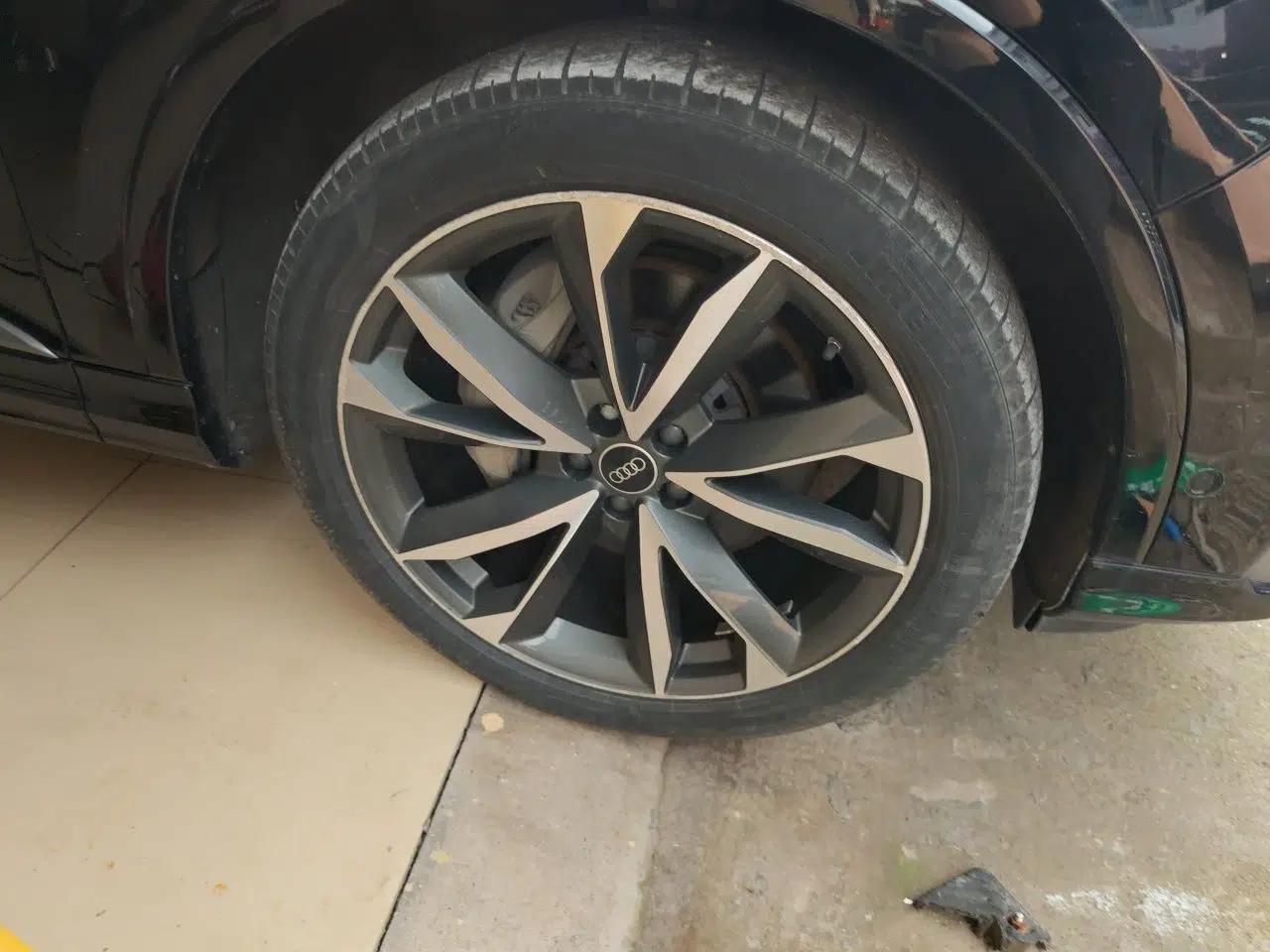 Audi Q7 2021 55 TFSI quattro S line Sport model — миниатюра 8