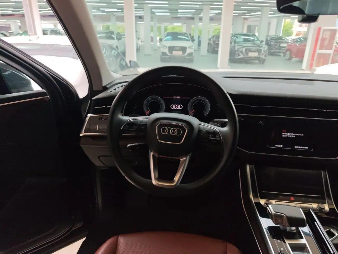 Audi Q7 2021 55 TFSI quattro S line Sport model — миниатюра 10