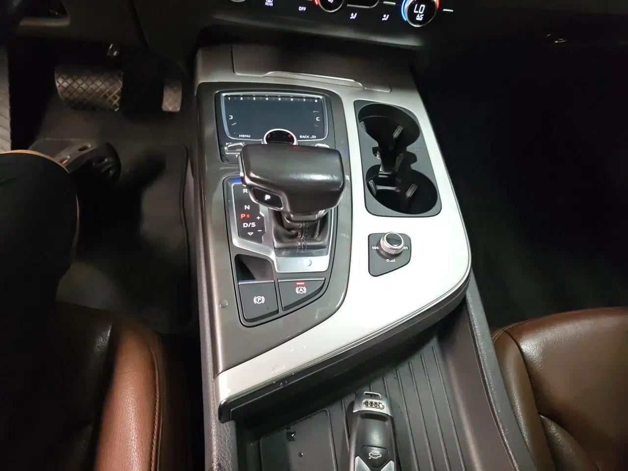 Audi Q7 2016 40 TFSI Comfort Model — миниатюра 14