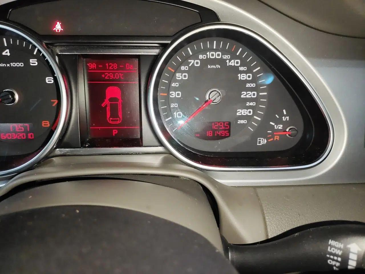 Audi Q7 2011 3.0 TFSI Technology (200kW) — миниатюра 12