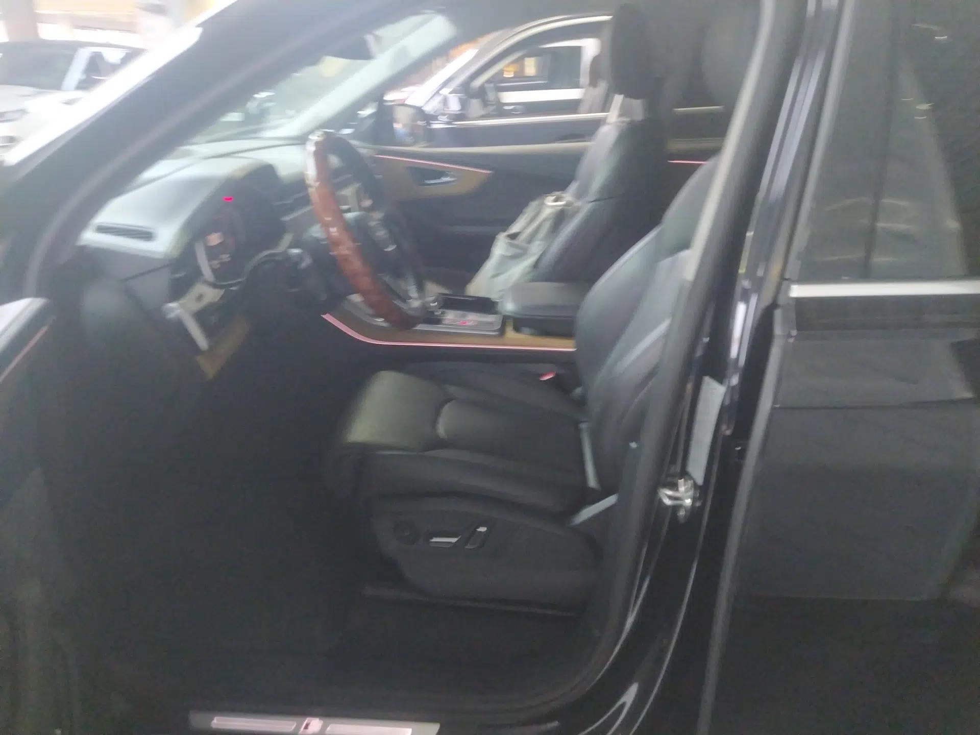 Audi Q7 2021 55 TFSI quattro S line Prestige Edition — миниатюра 17