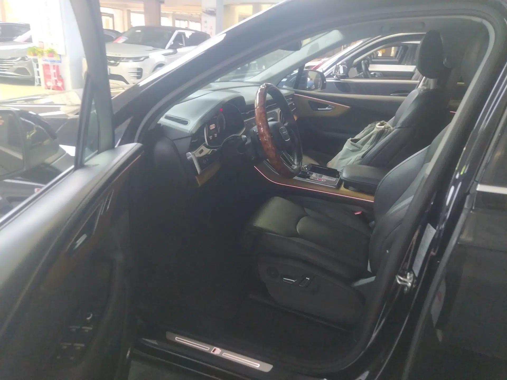Audi Q7 2021 55 TFSI quattro S line Prestige Edition — миниатюра 18