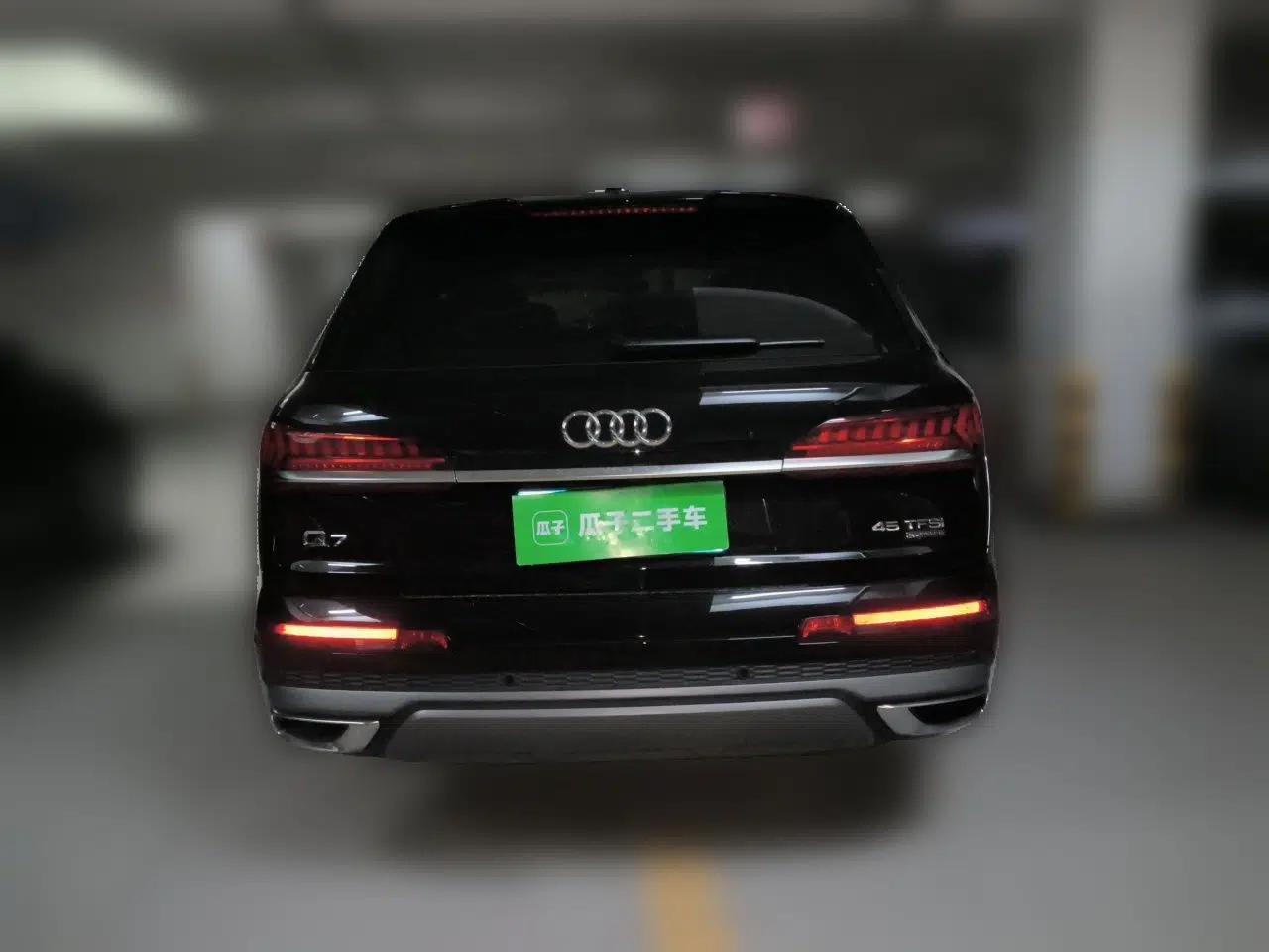 Audi Q7 2023 45 TFSI quattro S line Sport model — миниатюра 5