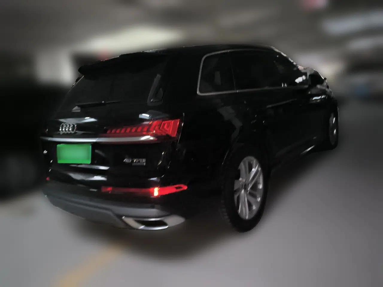 Audi Q7 2023 45 TFSI quattro S line Sport model — миниатюра 6