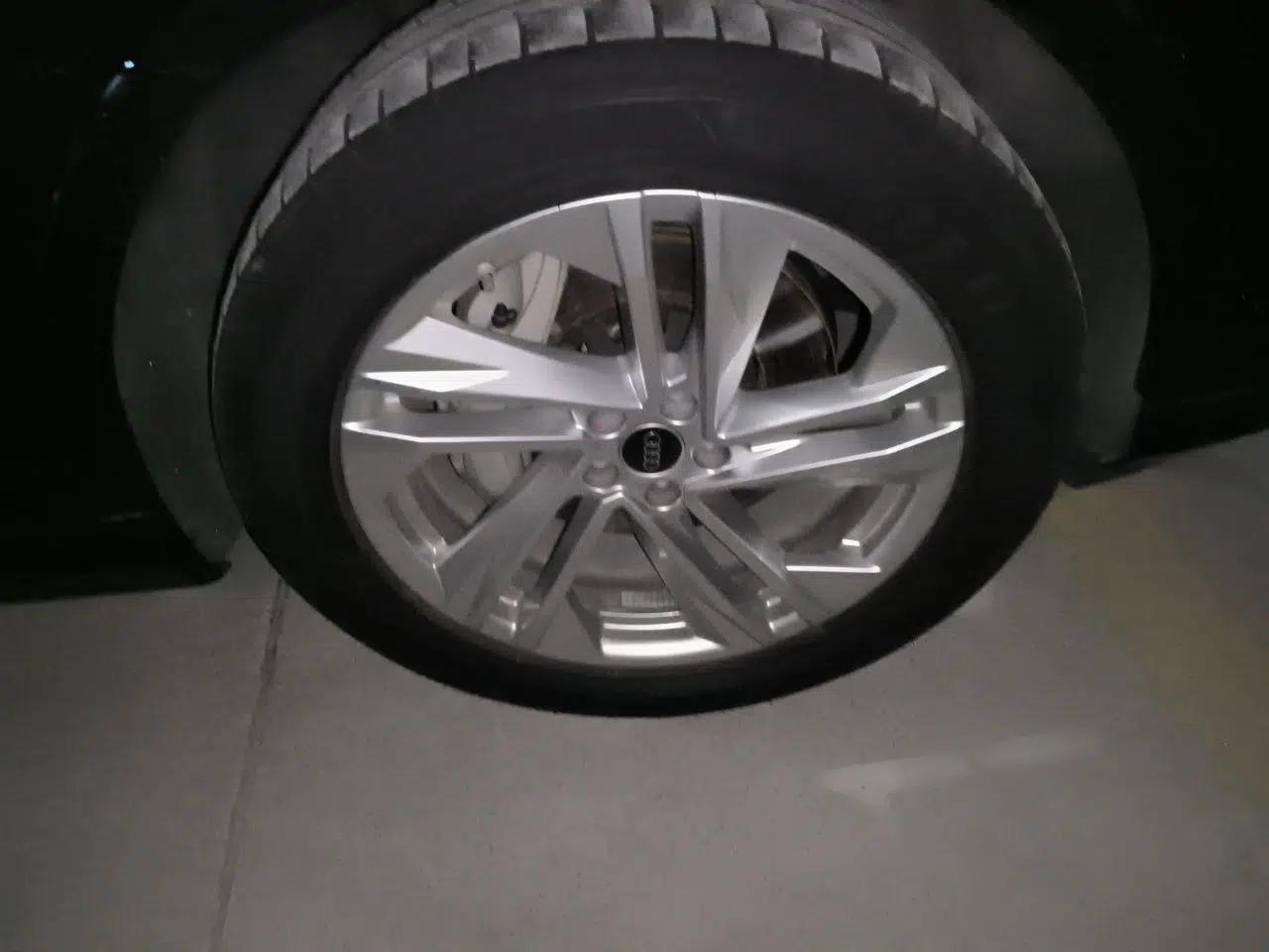 Audi Q7 2023 45 TFSI quattro S line Sport model — миниатюра 8