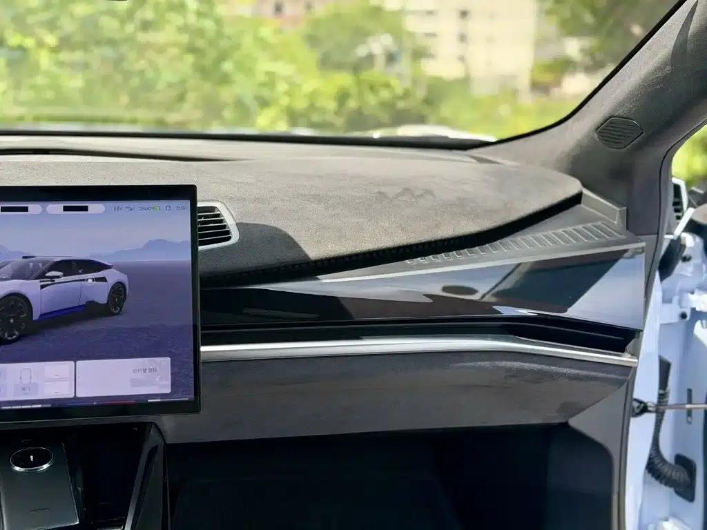 2023 HiPhi Z (Four-seater version) — миниатюра 6