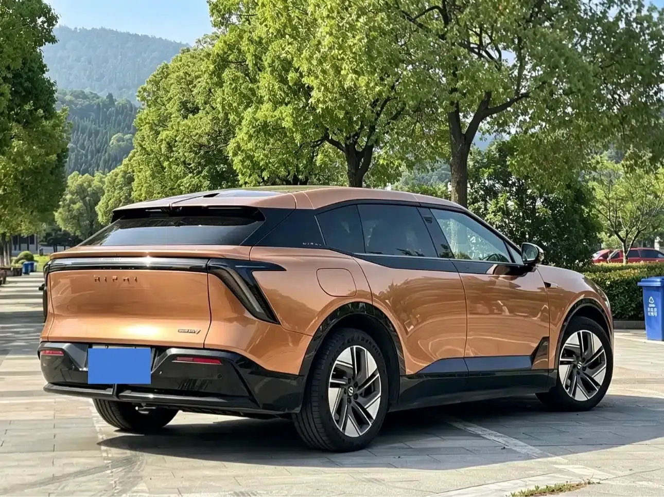 HiPhi Y 2023 560km Pioneer Edition — миниатюра 2