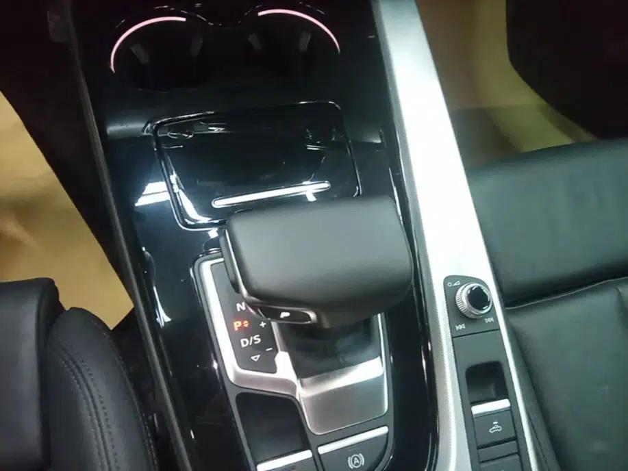 Audi A5 2024 Cabriolet 40 TFSI Fashionable and Dynamic Model — миниатюра 21