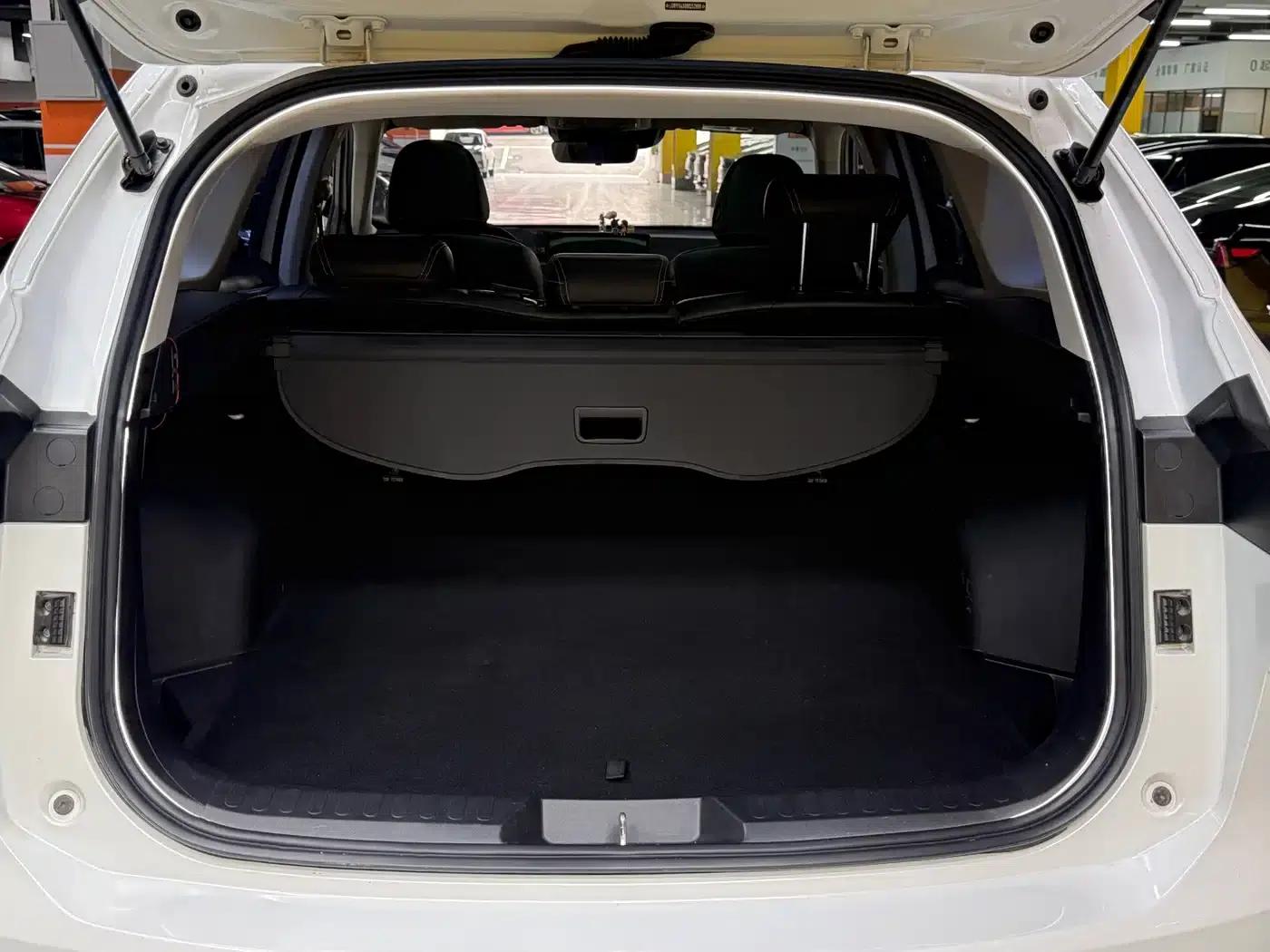Haval H6 2021 Model, Third Generation, 2.0T Automatic Four-Wheel Drive Max — миниатюра 26
