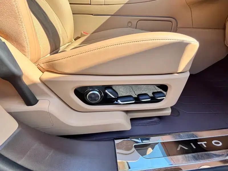 Wenjie M9 2025 Ultra Extended Range Six-Seat Version (192-line LiDAR) — миниатюра 31
