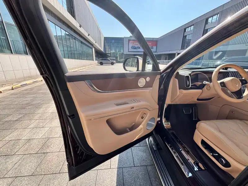 Wenjie M9 2025 Ultra Extended Range Six-Seat Version (192-line LiDAR) — миниатюра 35