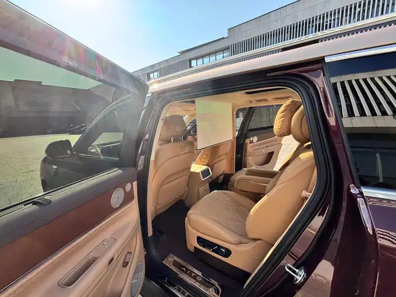 Wenjie M9 2025 Ultra Extended Range Six-Seat Version (192-line LiDAR) — миниатюра 38