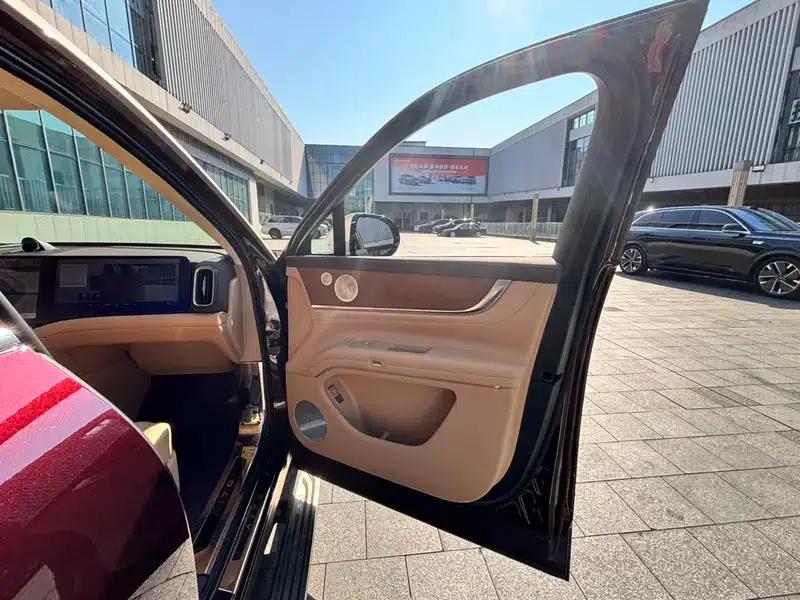 Wenjie M9 2025 Ultra Extended Range Six-Seat Version (192-line LiDAR) — миниатюра 39