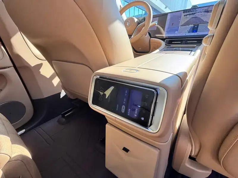 Wenjie M9 2025 Ultra Extended Range Six-Seat Version (192-line LiDAR) — миниатюра 10