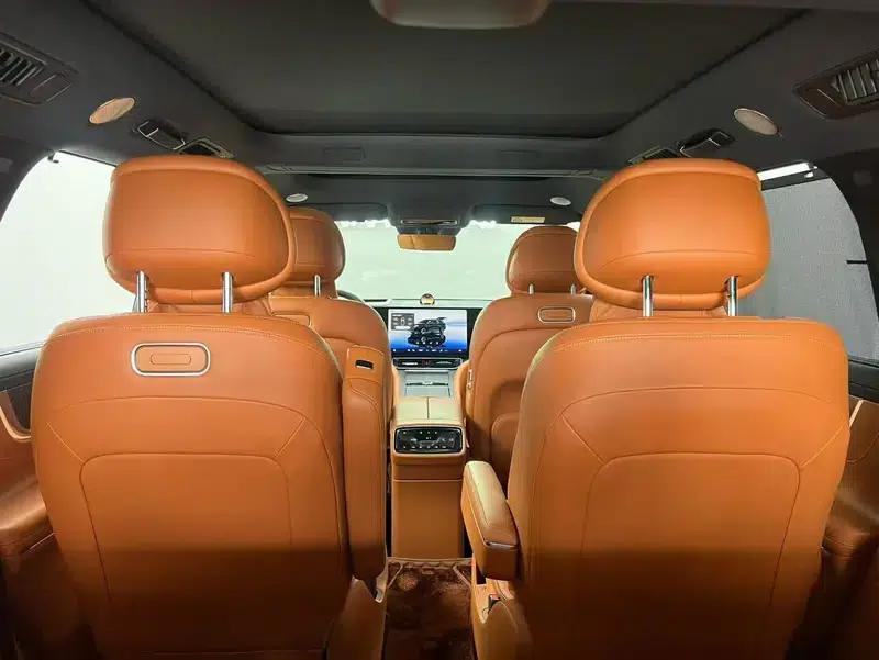 Wenjie M9 2024 Extended Range Max Six-Seater — миниатюра 13