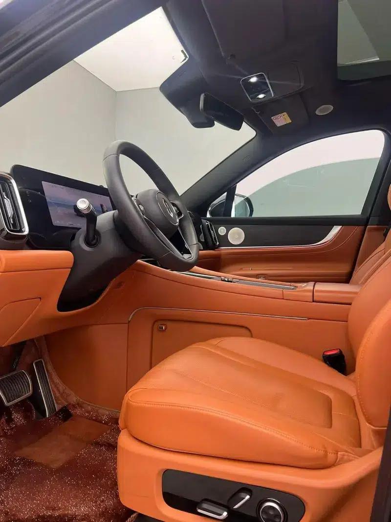 Wenjie M9 2024 Extended Range Max Six-Seater — миниатюра 14