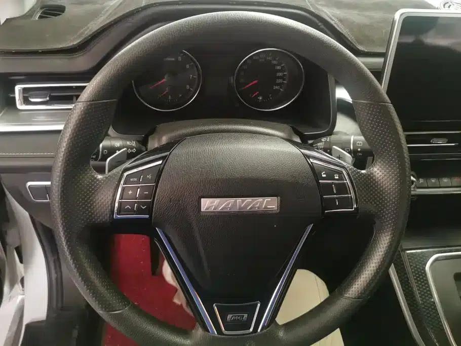 Haval M6 2023 PLUS 1.5T DCT Elite Intelligent Connectivity Edition — миниатюра 15