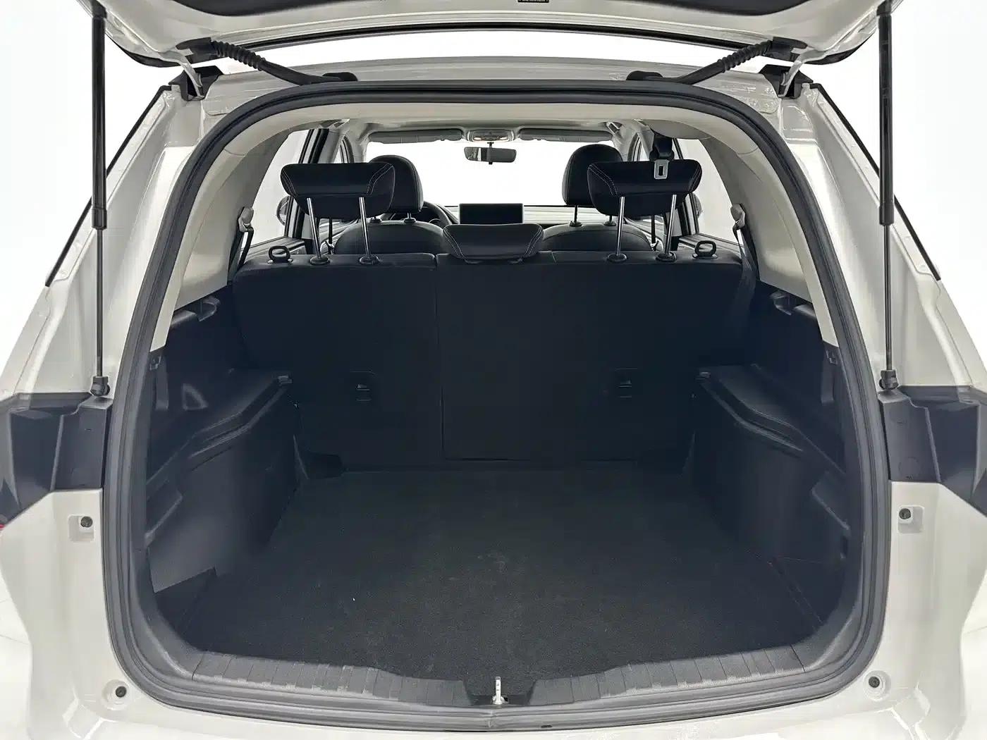 Haval M6 2021 PLUS 1.5T DCT Luxury Intelligent Connectivity Edition — миниатюра 17