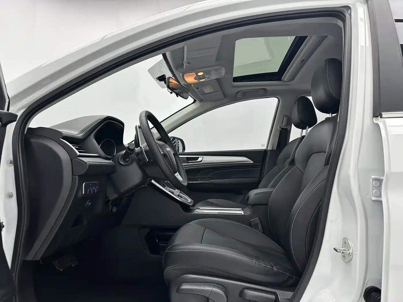 Haval M6 2021 PLUS 1.5T DCT Luxury Intelligent Connectivity Edition — миниатюра 5