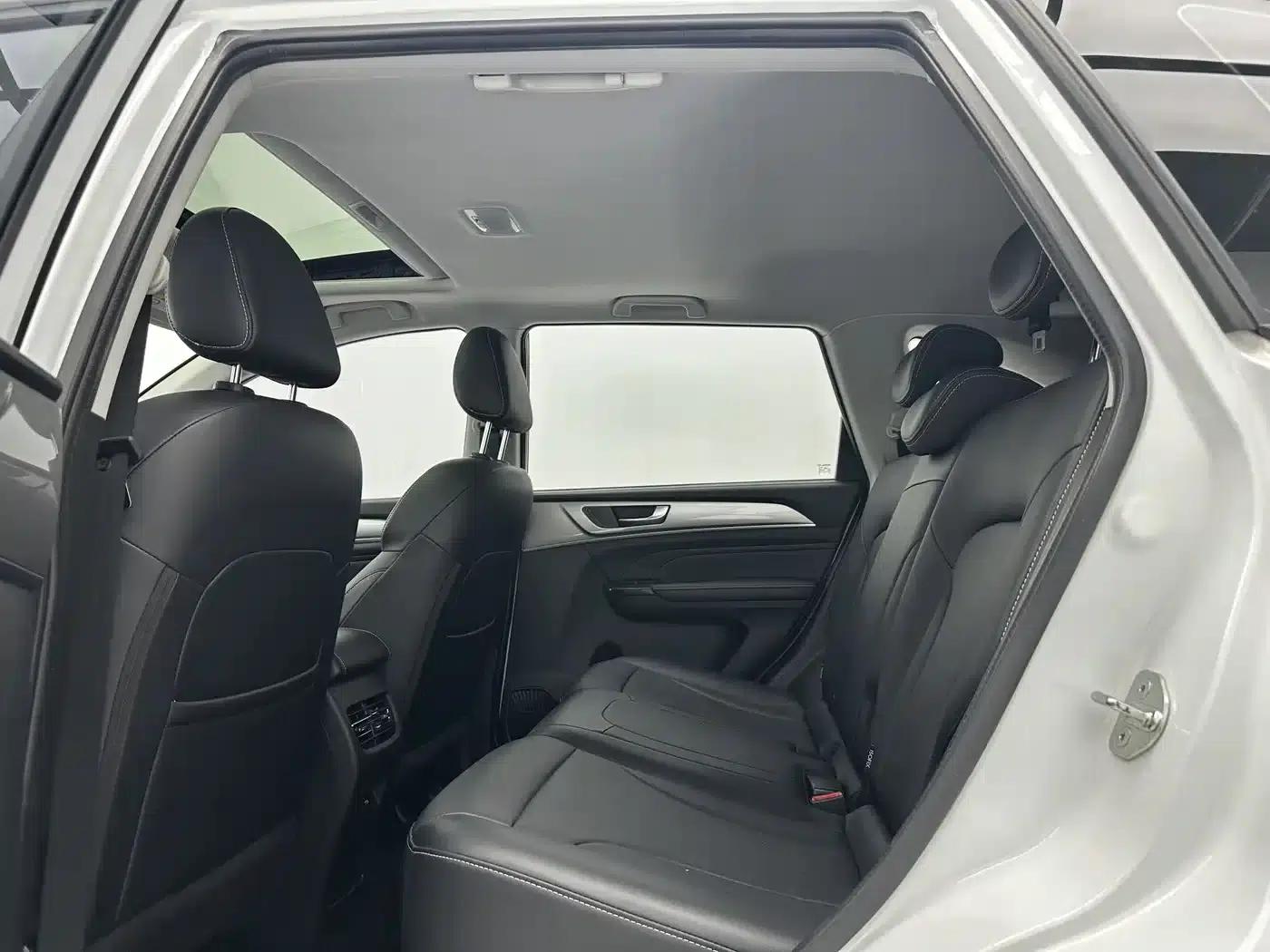 Haval M6 2021 PLUS 1.5T DCT Luxury Intelligent Connectivity Edition — миниатюра 6