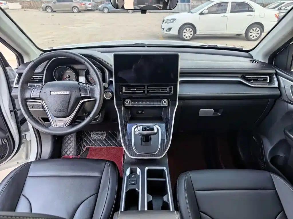 Haval M6 2021 PLUS 1.5T DCT Luxury Intelligent Connectivity Edition — миниатюра 6