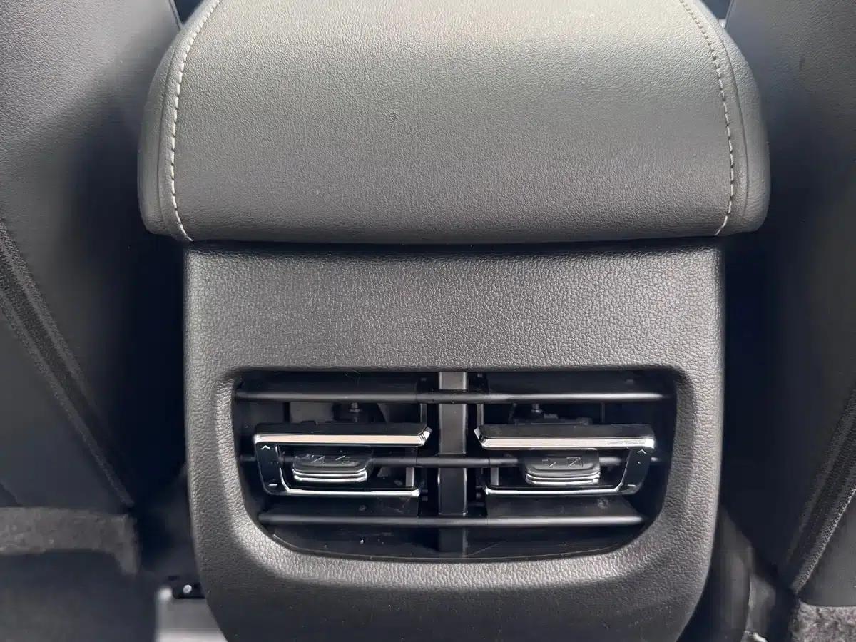 Haval M6 2023 PLUS 1.5T DCT Luxury Intelligent Connectivity Edition — миниатюра 11