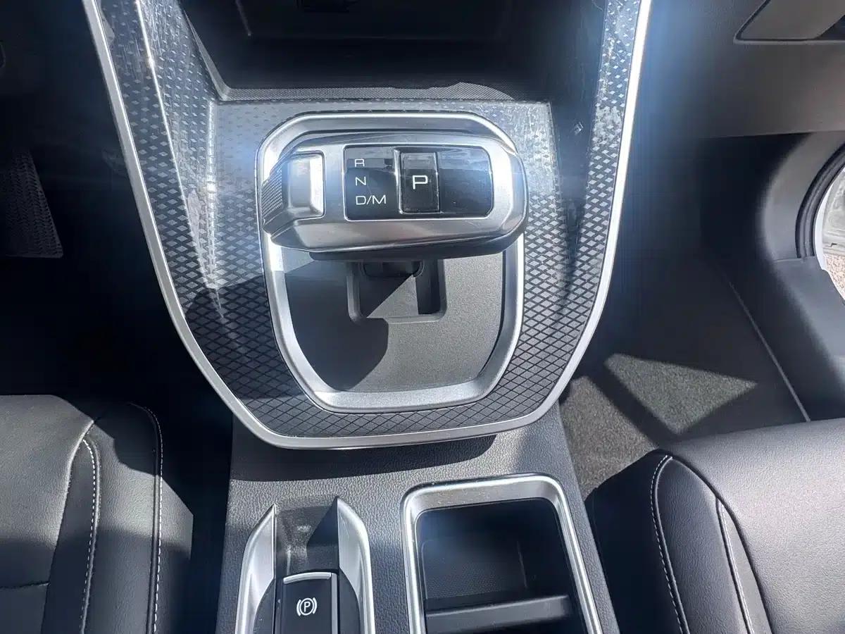Haval M6 2023 PLUS 1.5T DCT Luxury Intelligent Connectivity Edition — миниатюра 16