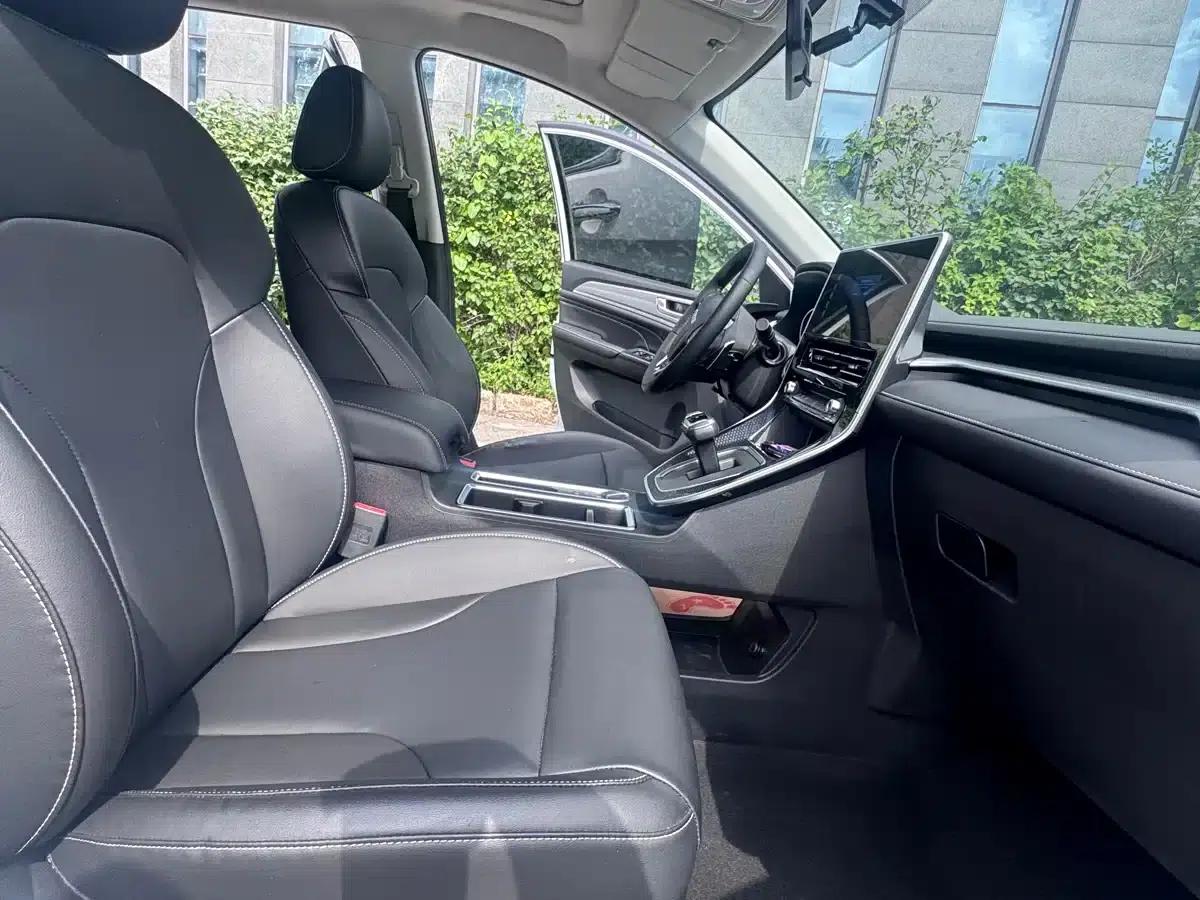 Haval M6 2023 PLUS 1.5T DCT Luxury Intelligent Connectivity Edition — миниатюра 21