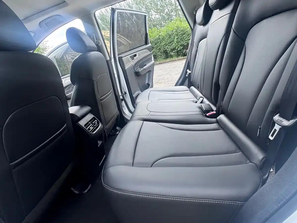 Haval M6 2023 PLUS 1.5T DCT Luxury Intelligent Connectivity Edition — миниатюра 24