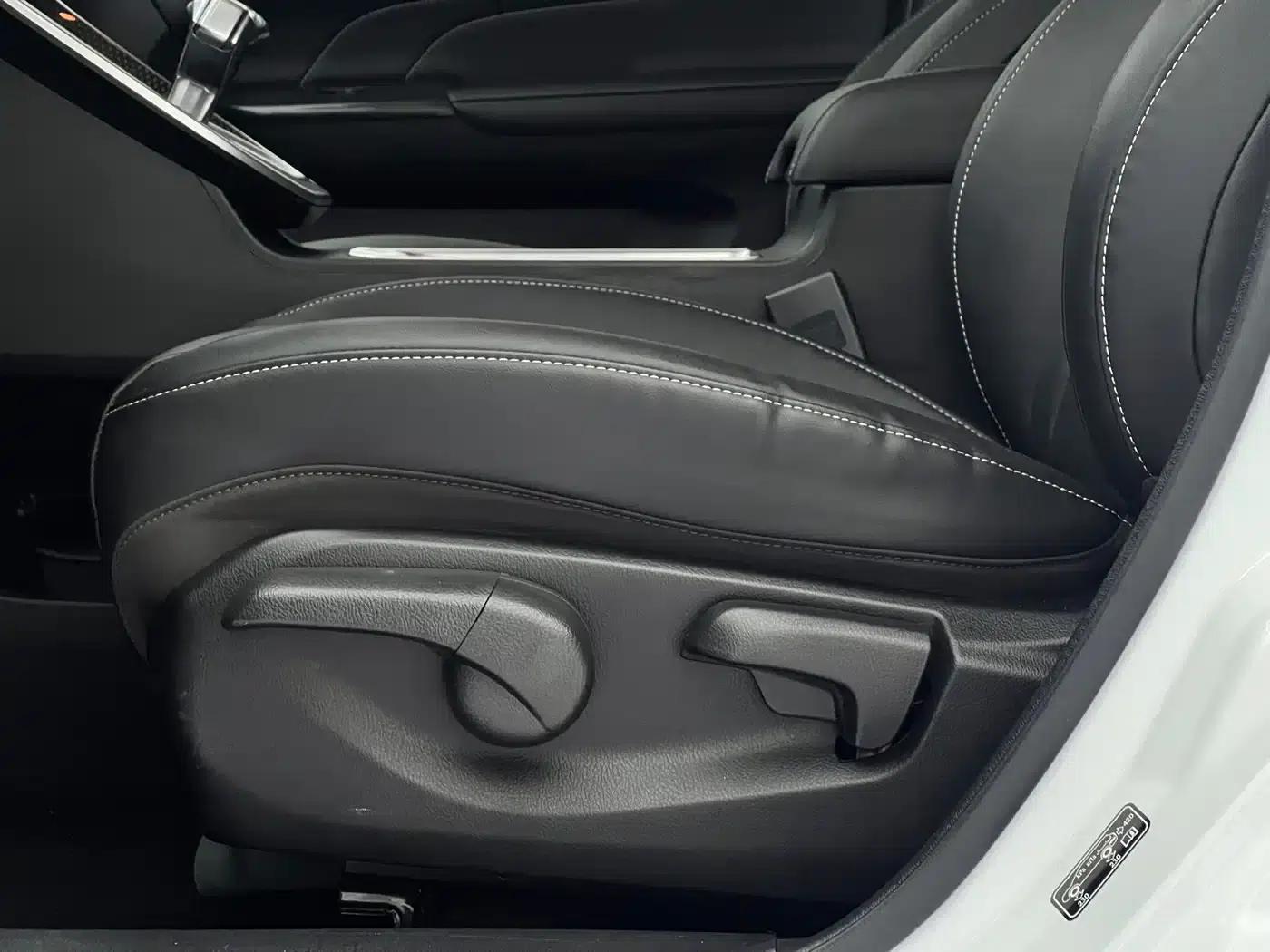 Haval M6 2021 PLUS 1.5T DCT Luxury Intelligent Connectivity Edition — миниатюра 21