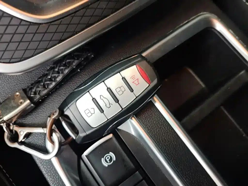 Haval M6 2023 PLUS 1.5T DCT Luxury Intelligent Connectivity Edition — миниатюра 9